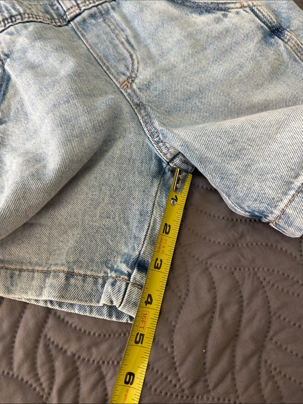NWT - H&M Light Blue Denim Short Overalls - Picture 4 of 6
